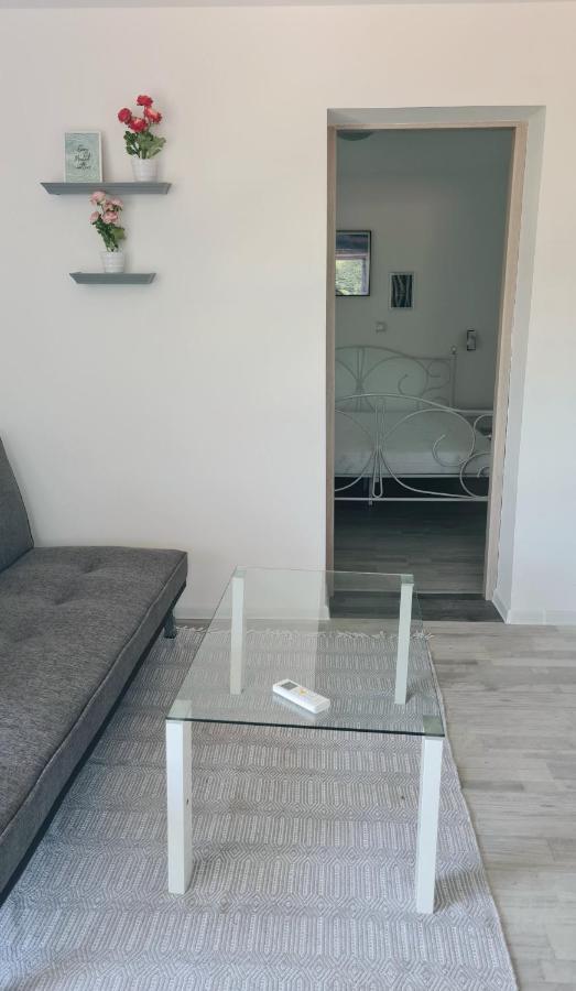 Apartman Castle Tusilovic Exterior foto
