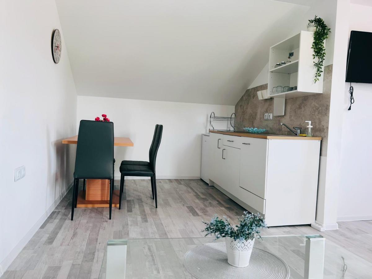 Apartman Castle Tusilovic Exterior foto